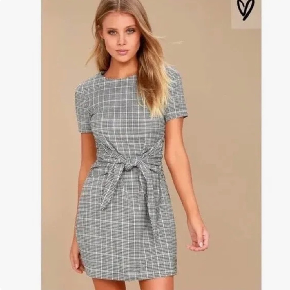 Lulus Women's Sz. XS Plaid Y2K Mini Tie Front Short Sleeve Dress